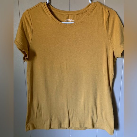 Bundle of 4 Banana Republic Factory timeless t-shirts - Picture 3 of 10